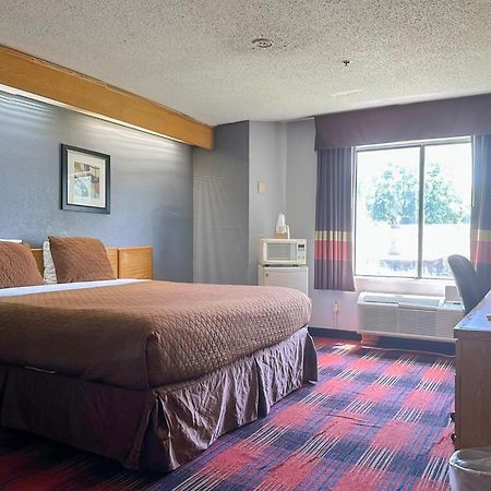 Classic Inn By Oyo I- 240 Near Memphis Airport Εξωτερικό φωτογραφία