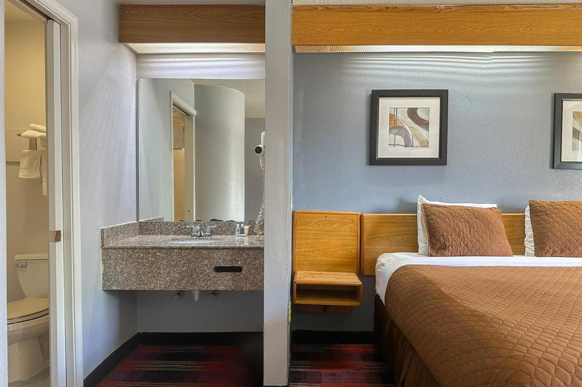 Classic Inn By Oyo I- 240 Near Memphis Airport Εξωτερικό φωτογραφία